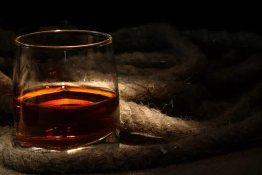 Glas med rom